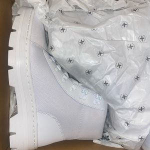 Dr. Martens COMBS PLATFORM COMBAT BOOT - WOMEN'S